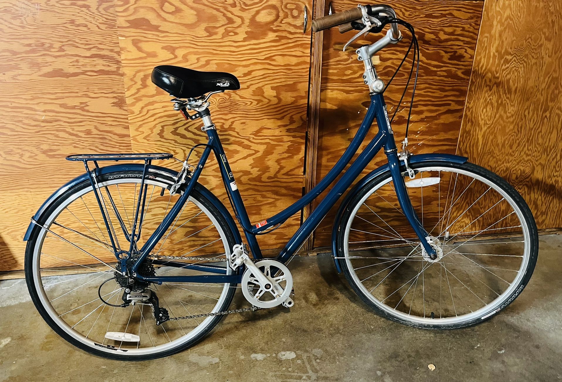 Specialized Globe Daily 2 Step-Through Woman's Cruiser Bike