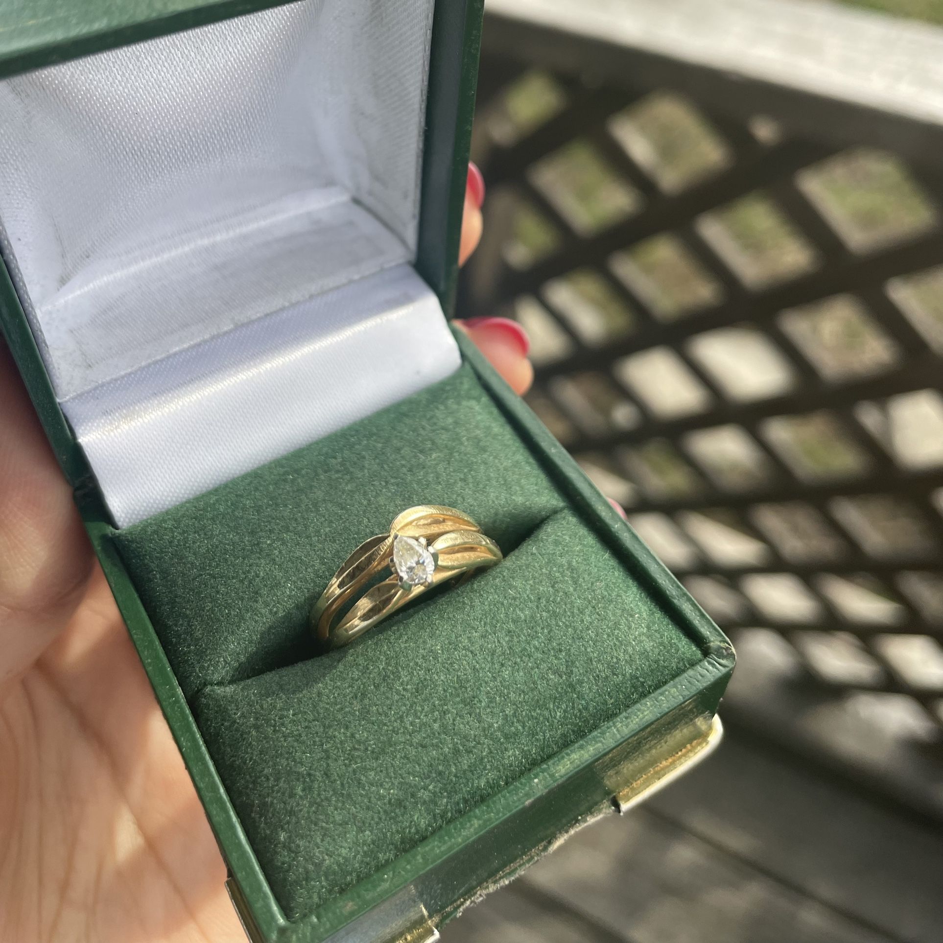 Pear Shaped Diamond Ring 