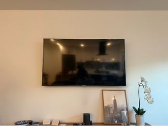 50 inch Samsung Smart Tv and Mount