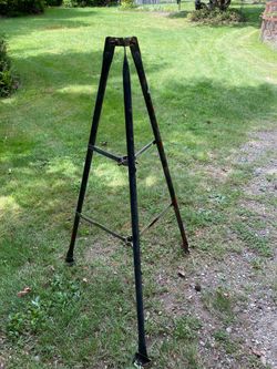 5’ roof peak antenna/mast mounting tripod