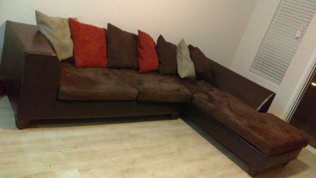 Like New 2 Pcs Sectional Couch Free Delivery