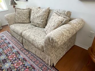 Sofa de tres puestos