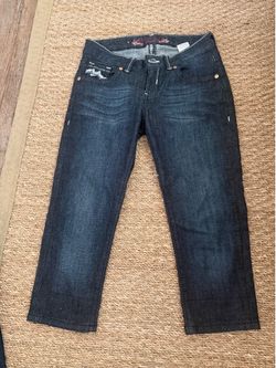 Dark Wash Denim Capri Jeans - Murrieta
