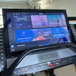 Nordic Track X32i Treadmill 