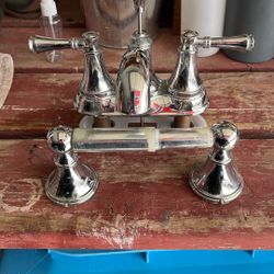 Decorative Metal Leaf Design Tea Light Candle Holders 