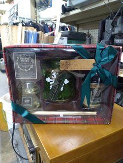 WINTER WOODS CANDLE & FRAGRANCE