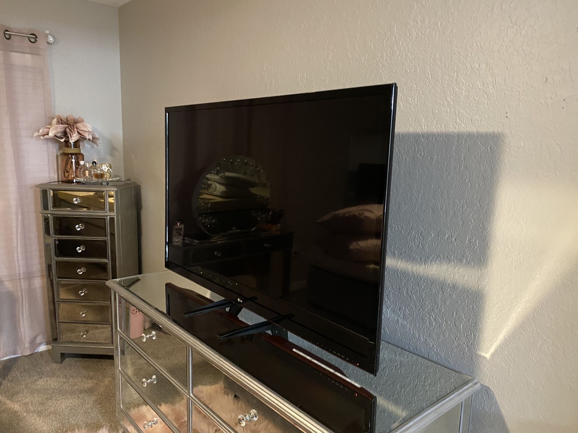 65 LG Inch TV