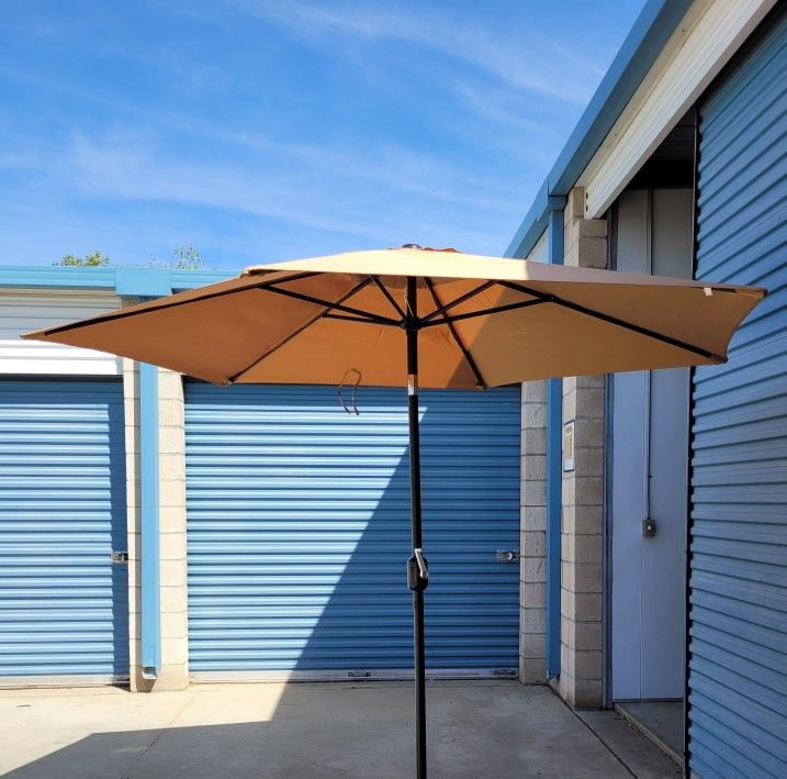9 Feet Aluminum Table Umbrella With Crank And Push Button Tilt NewBrand New in the box