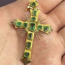 18kt Yellow Gold 4 CT Colombian Emerald Pendant
