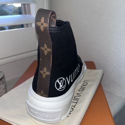 Louis Vuitton Unisex Sneakers for Sale in Chula Vista, CA - OfferUp
