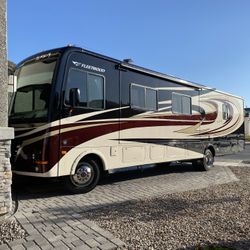 Stunning 2013 Fleetwood Tera 35 Ft
