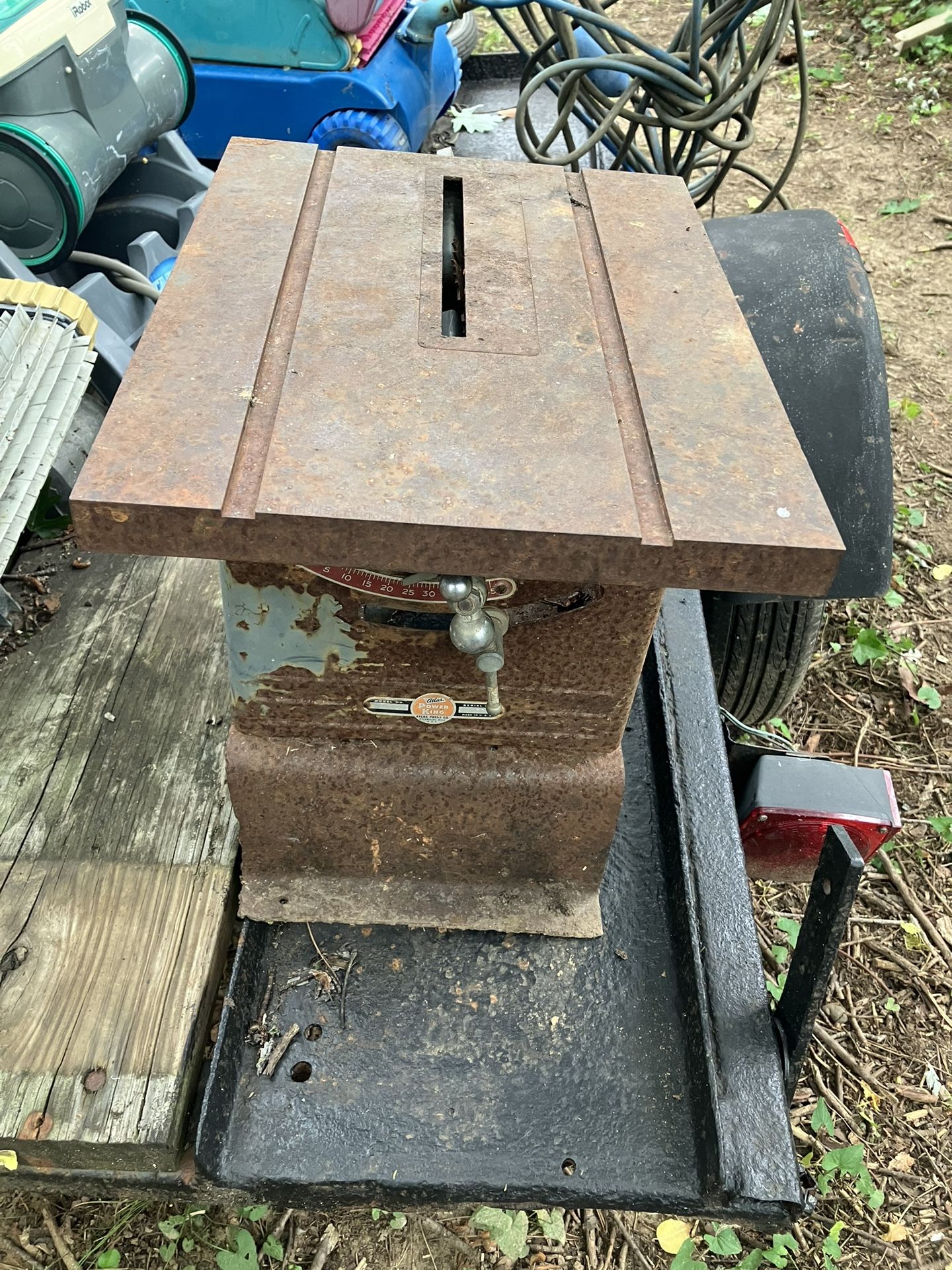 Vintage Atlas Power King Tool Corp Model 3001 Bench Top Table Saw 50's No Motor