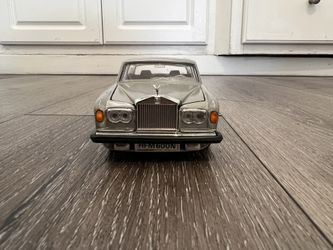 Diecast 1/24 scale Bburago Rolls-Royce Silver Shadow II