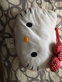 Hello kitty pillow with pouch