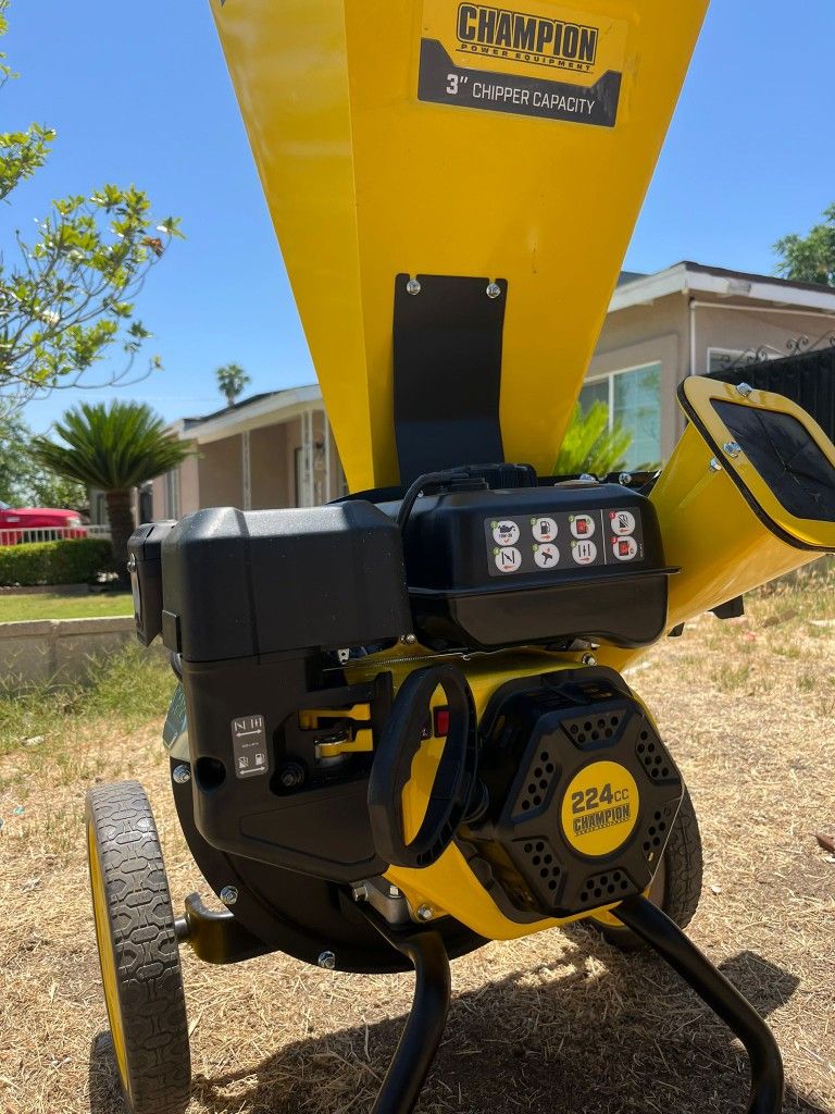 Champion Power Equipment
3 in. Dia 224 cc 2-in-1 Upright Gas Powered Wood Chipper Shredder