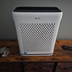 LEVOIT AIR PURIFIER 