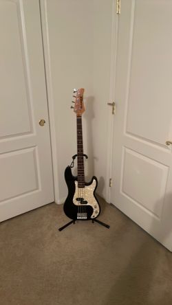 Bass guitar