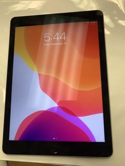 iPad Pro 9.7in 256gb WiFi + Cellular Mint Condition Unlocked Ready for use