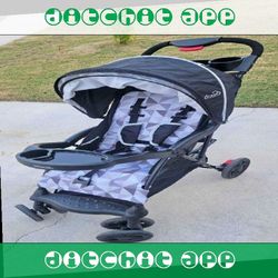 Kids' Stroller – Secure and Chic for Today's Families unit scene