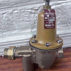 WATTS 1/2 LFU5B-LP-Z3 Water Pressure Reducing Valve 1/2" Pipe Size Copper