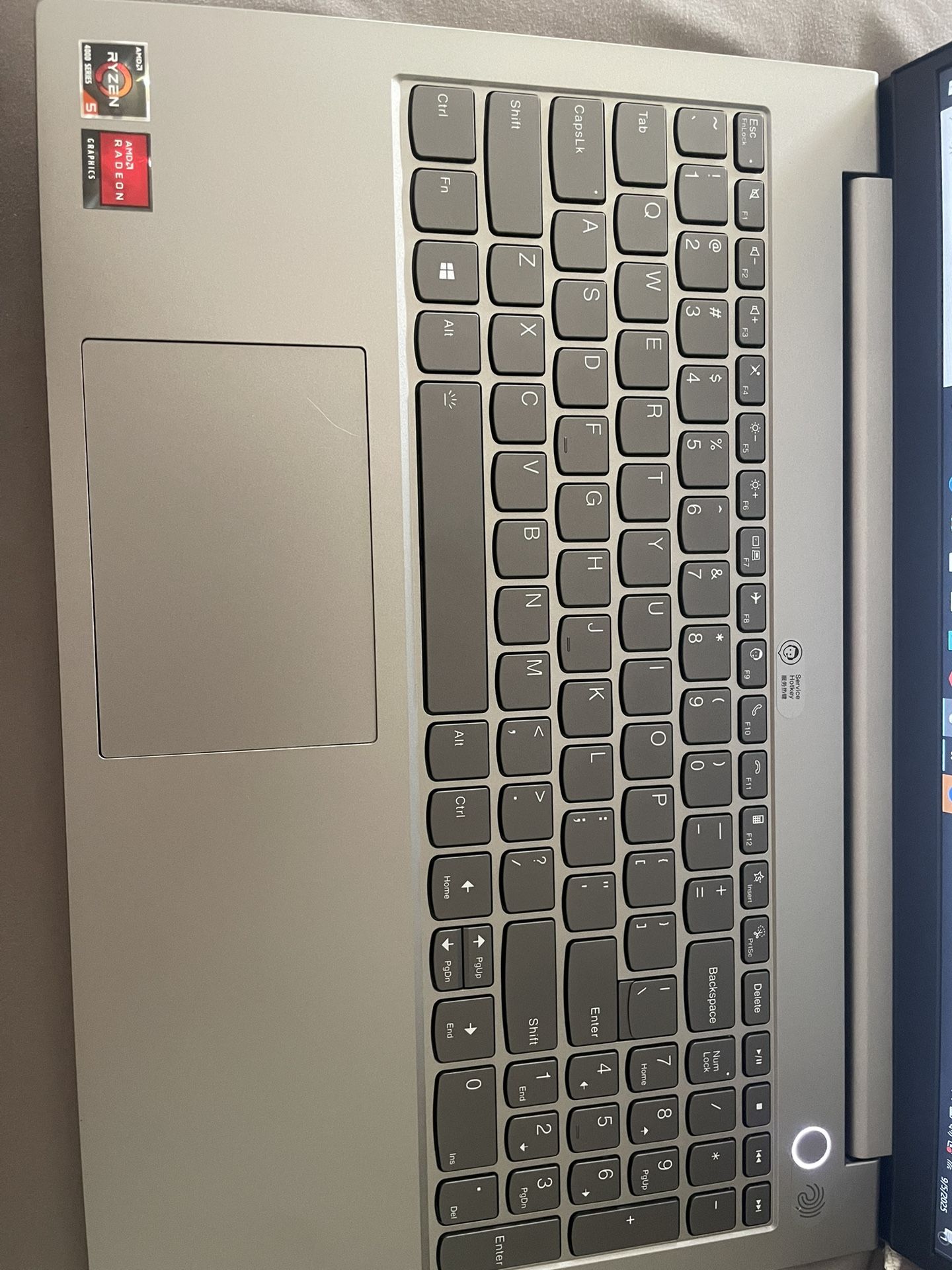 Lenovo Laptop – AMD Ryzen 5