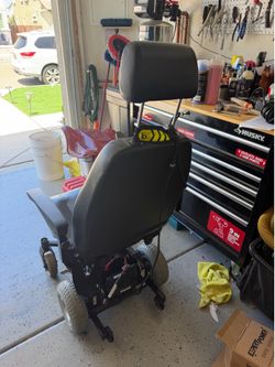 Streamer power wheelchair