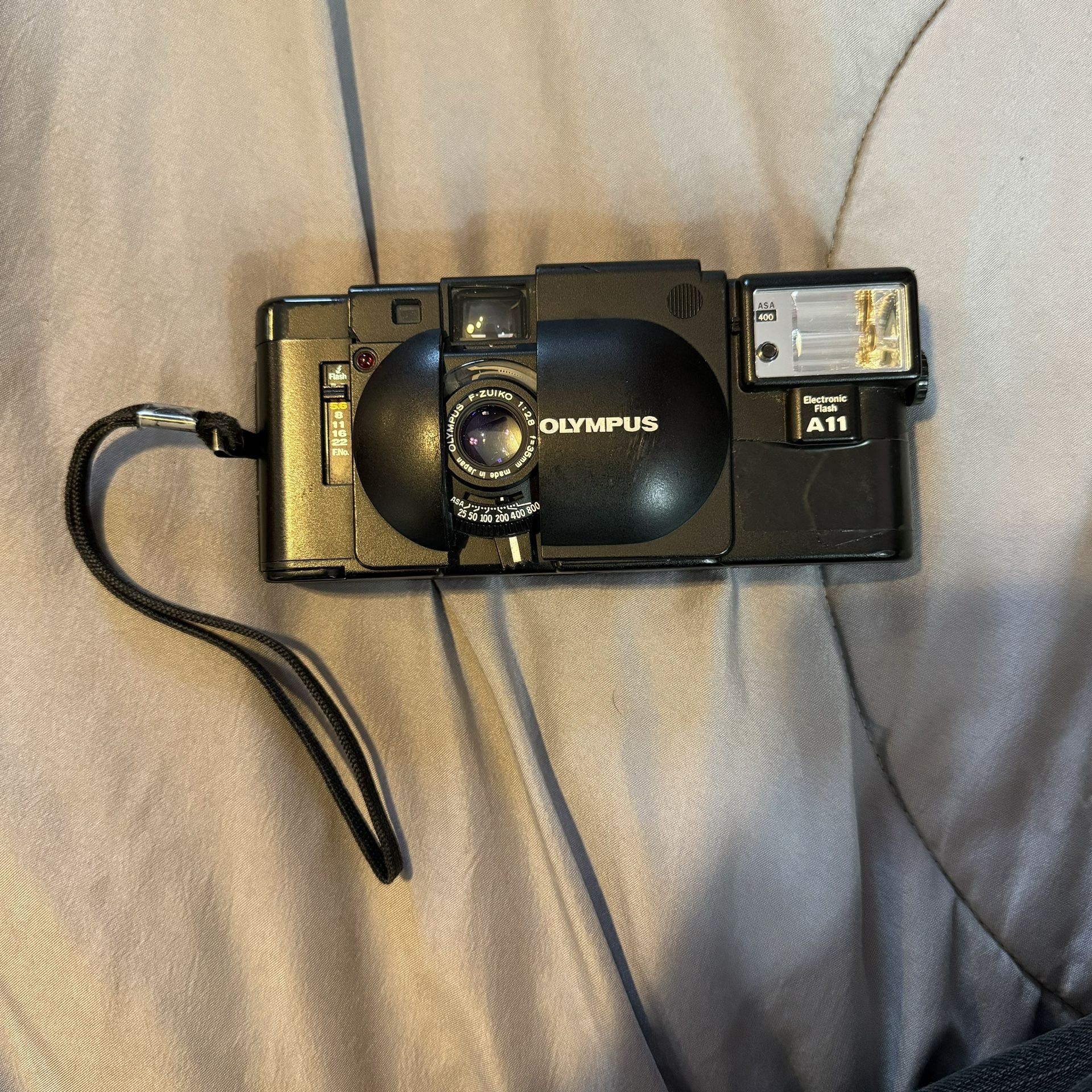 Olympus XA 35mm Film Camera with A11 Flash READ DESCRIPTION