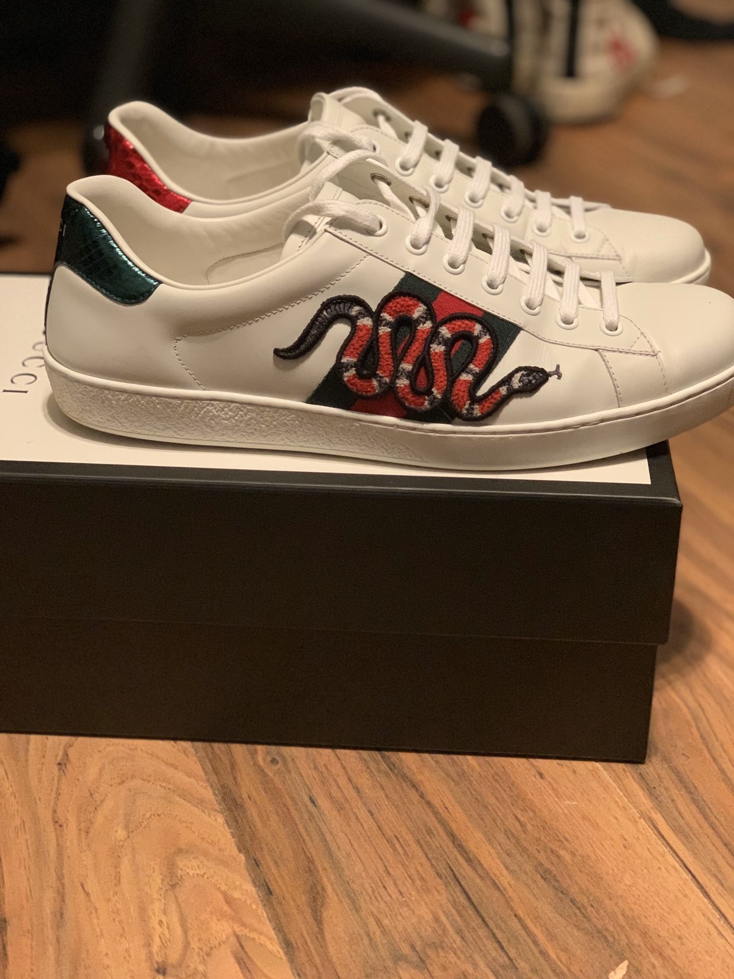 Gucci snake shoes 600 obo