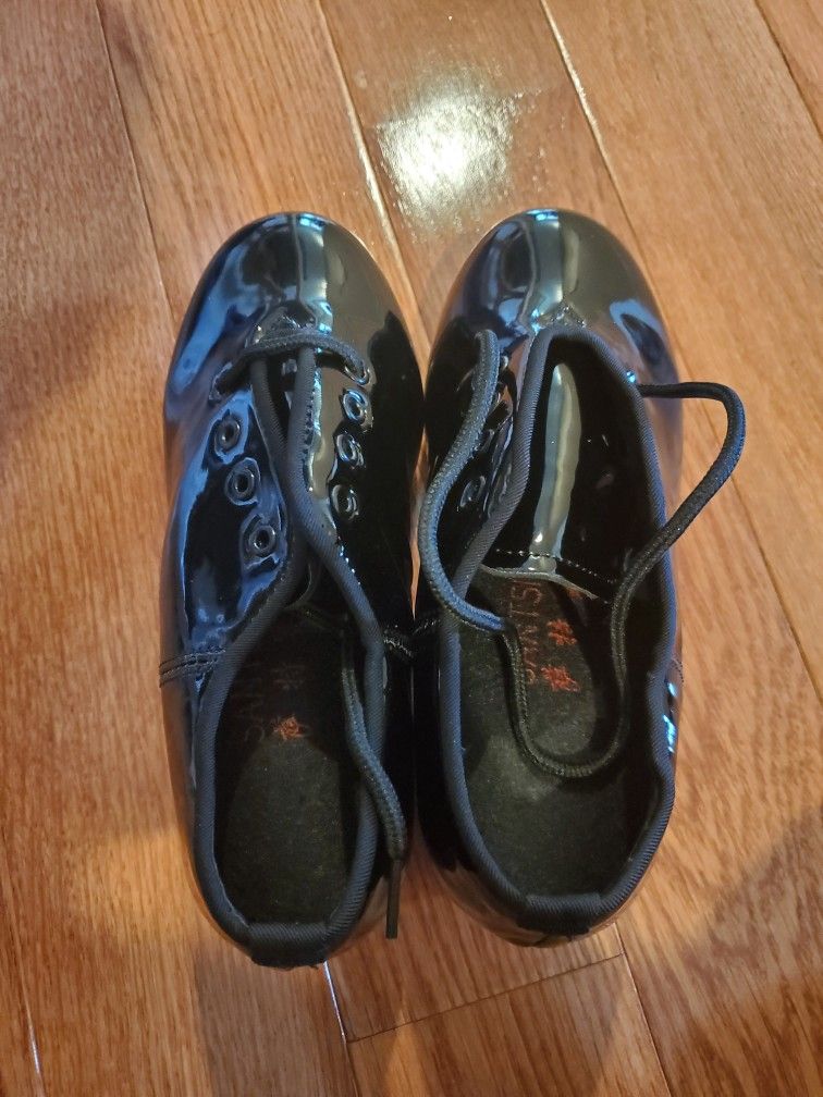 tap shoes
