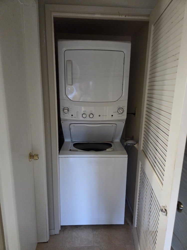 GE Space maker Washer/Dryer Combo