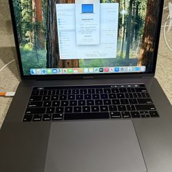 Apple MacBook Pro 15” 2018 Intel I7 32GB Ram 512gb New Battery!