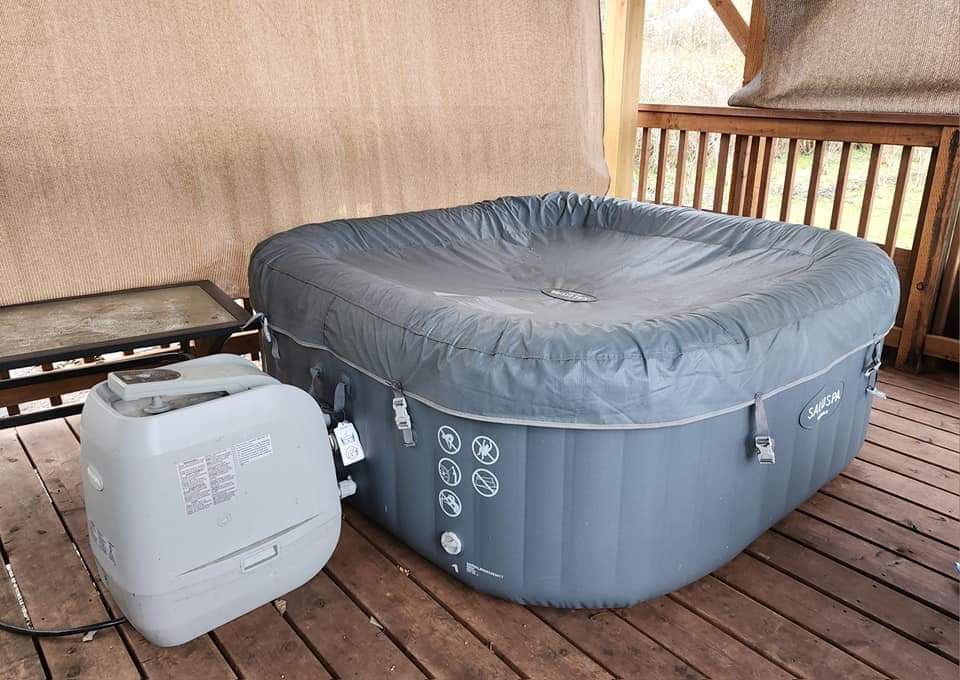 SaluSpa Hawaii HydroJet Pro Inflatable Hot Tub Spa 4-6 Person