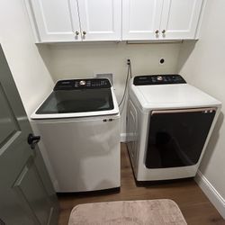 Samsung Smart Top Load Super Speed Wash Washer And Smart Steam Sanitize+ Gas Dryer In Ivory
