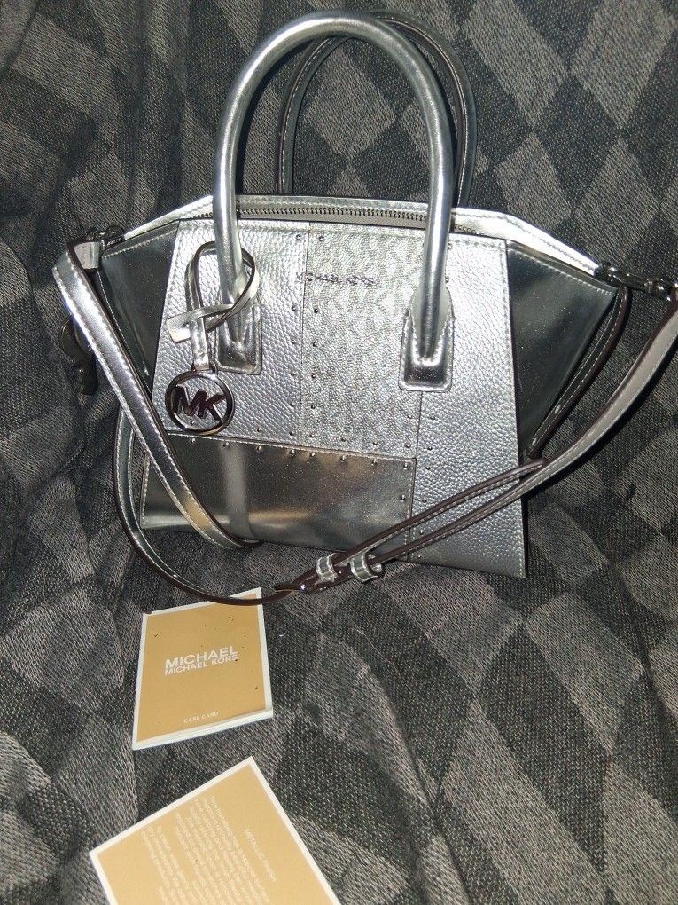 Authentic Michael Kors Avril.