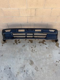 Toyota 1988 pickup front one pi’s bumper