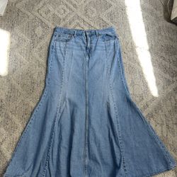 Levi’s Mermaid Jean Skirt Size 32 