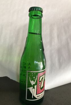 Vintage 7-Up bottle