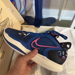 Nike Kyrie Low 5 Size 8.5 Men’s
