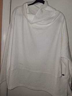 Tahari sport