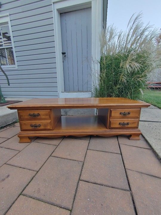 Hard Rock Maple Coffee Table With Storage