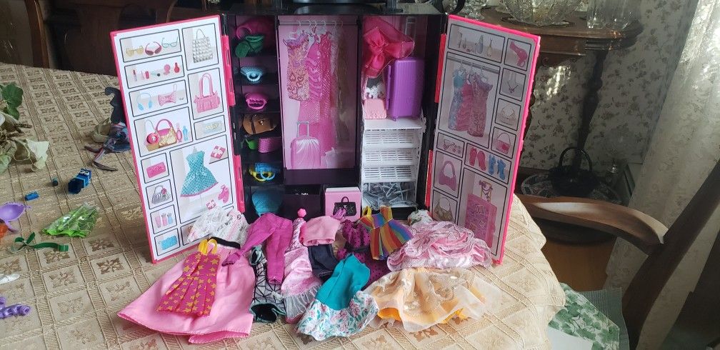 Case & Barbie Accessories