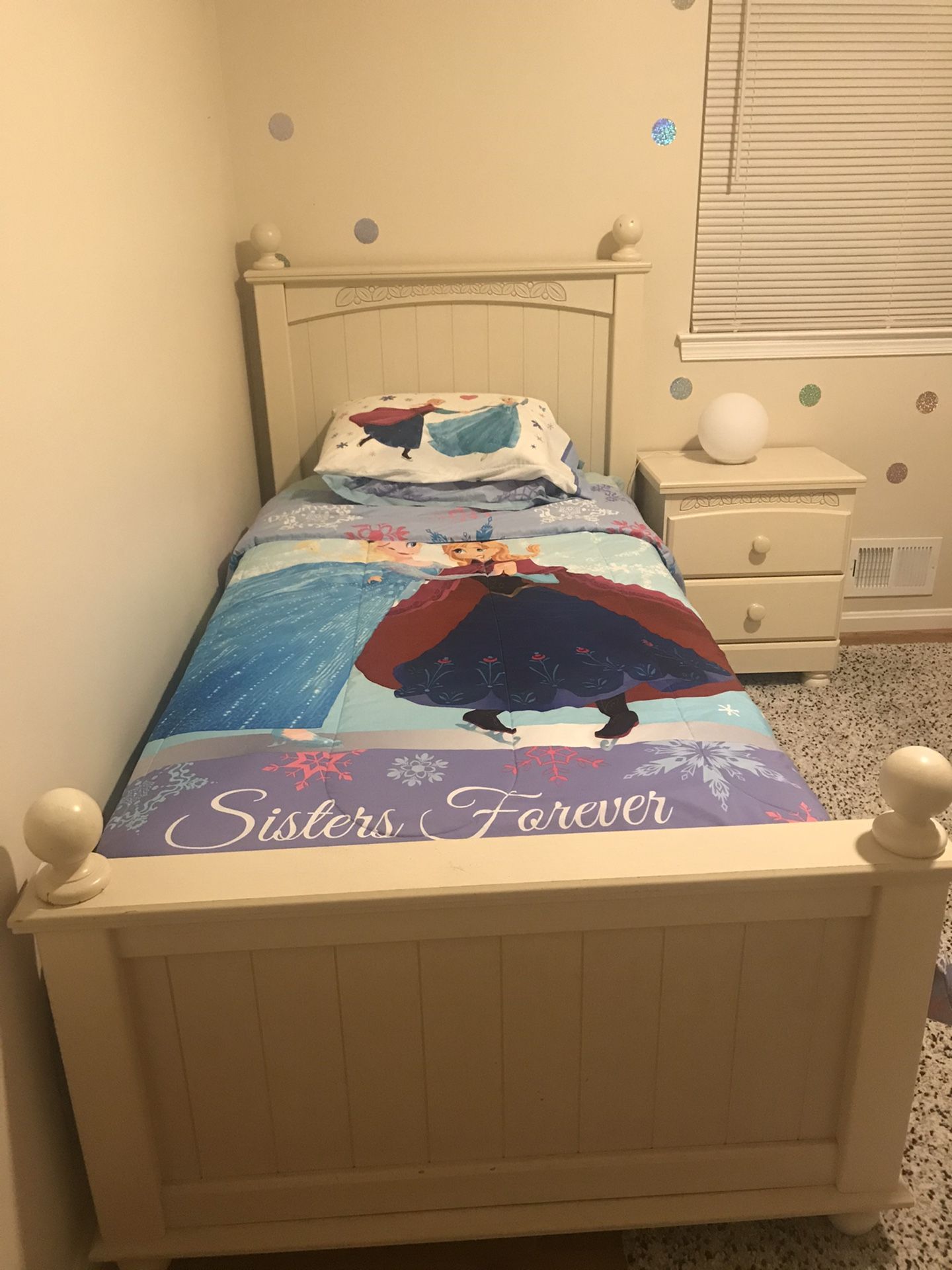 Complete 5-piece Twin Bedroom Set