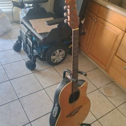 VINTAGE OVATION GUITAR 