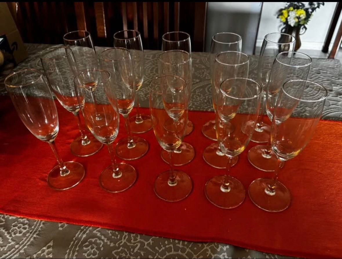 15 Wine & Champagne glasses