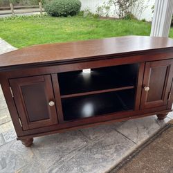 Free corner tv stand