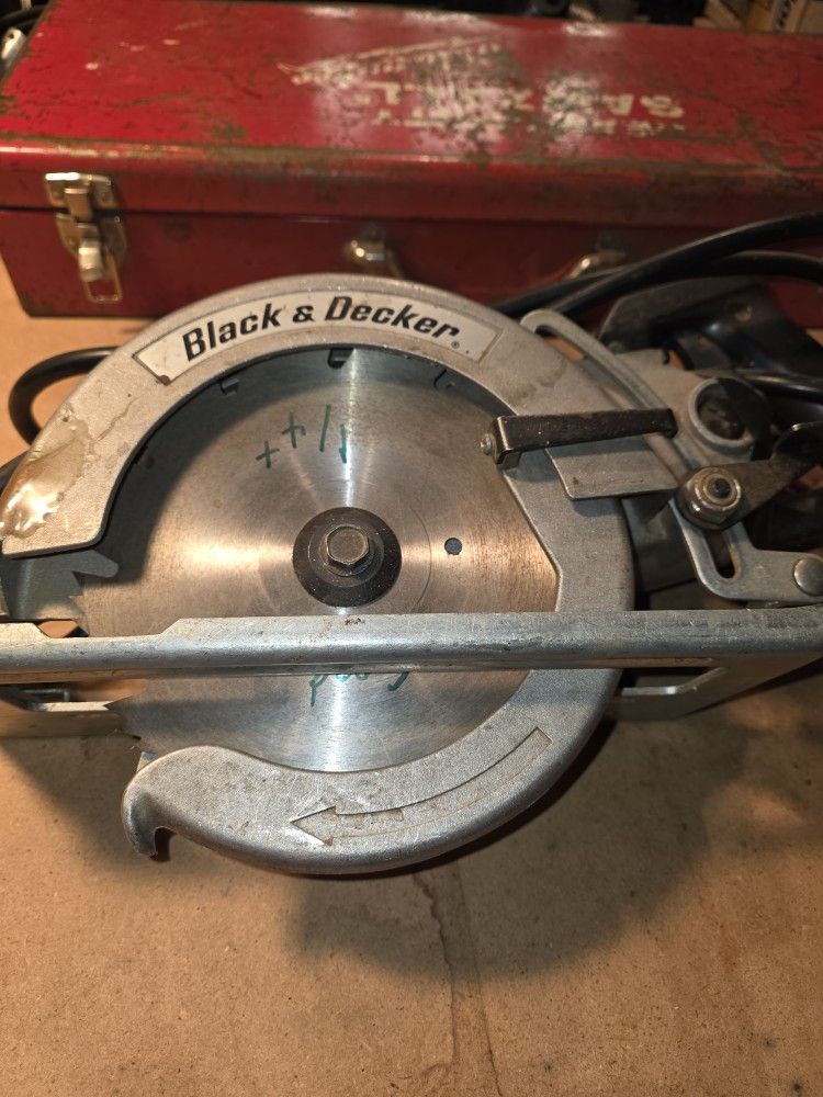 Black & Decker Worm Drive Saw