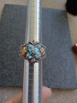 "Barbara Bixby"..18K Gold, 925 Sterling Silver & Blue Topaz..Flower Ring