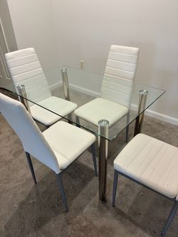 Dining room table