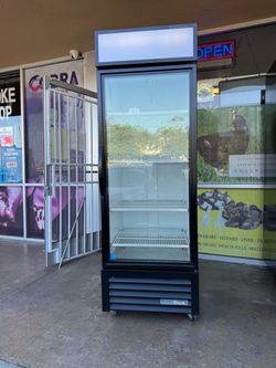True commercial refrigerator LED