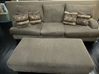 Couch / Ottoman / Recliner